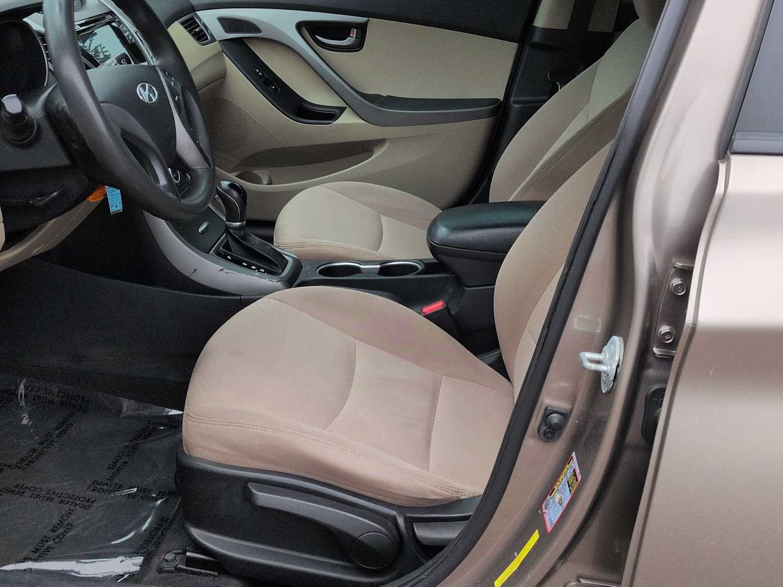 Used 2015 Hyundai Elantra SE FWD image 17