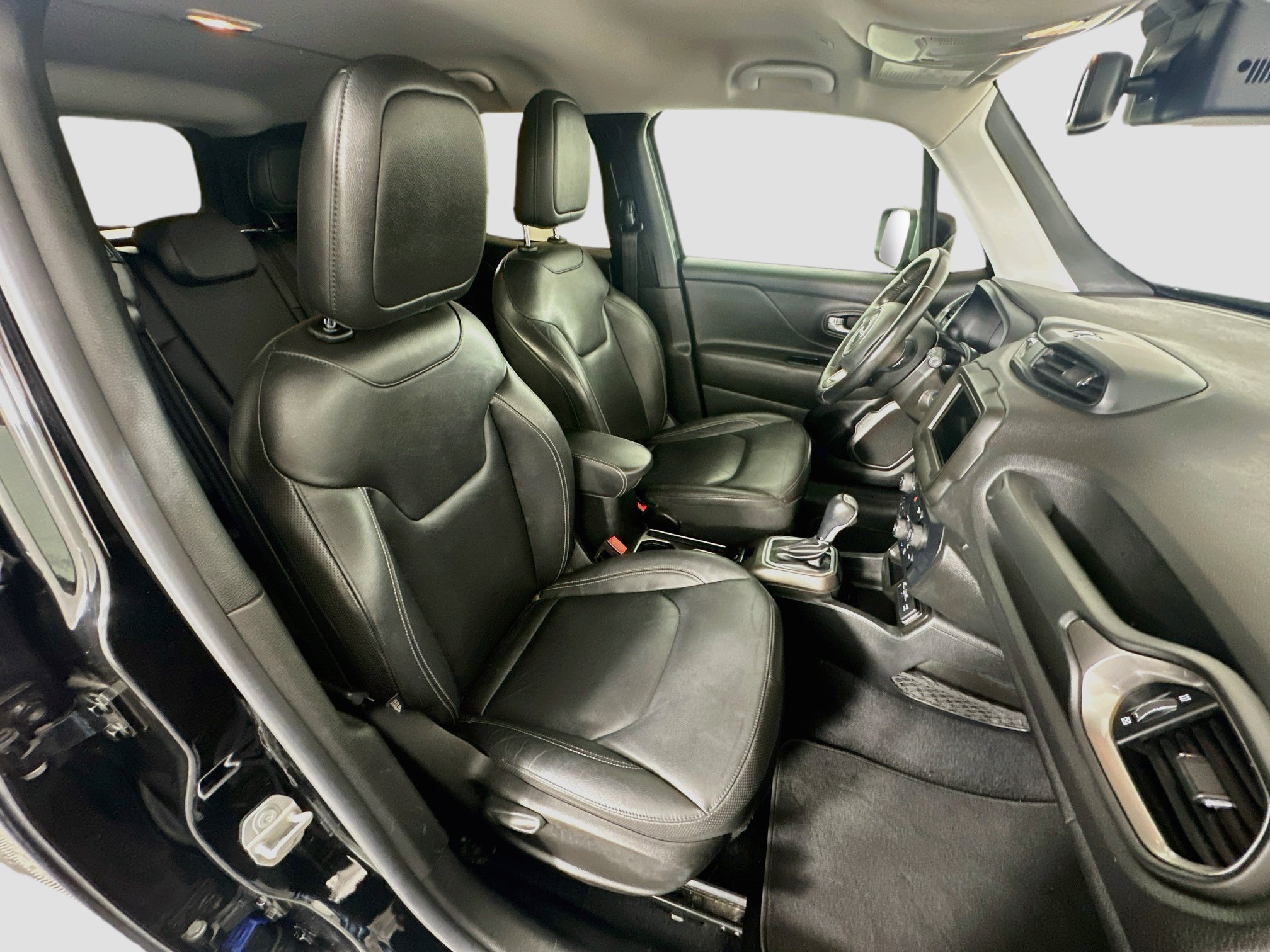 Used 2020 Jeep Renegade Limited FWD image 30