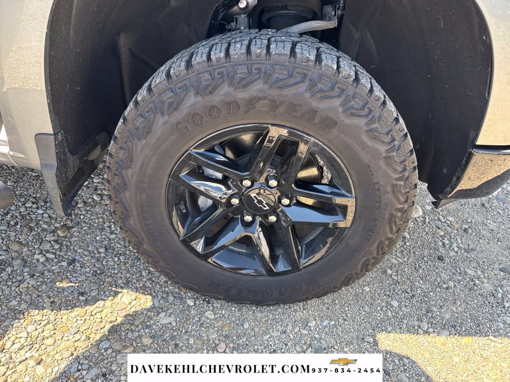 Used 2025 Chevrolet Silverado 1500 LT Trail Boss w/ LT Trail Boss Premium Package AWD/4WD image 40