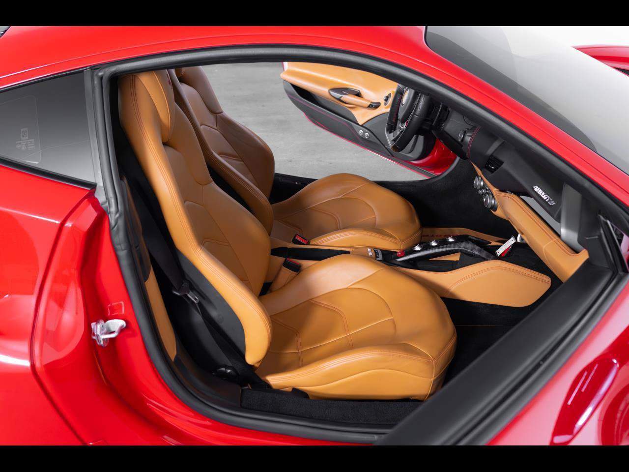 Used 2017 Ferrari 488 GTB RWD image 33