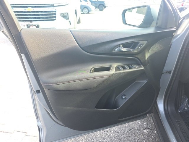 Used 2023 Chevrolet Equinox RS image 11