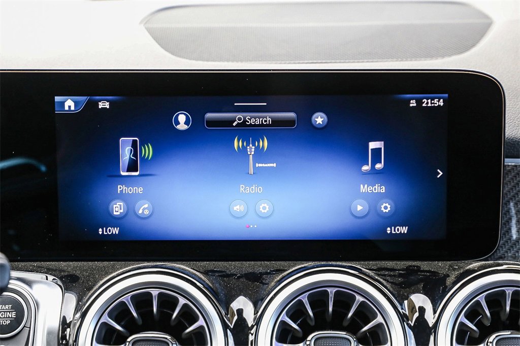 New 2025 Mercedes-Benz GLB 35 AMG 4MATIC image 15