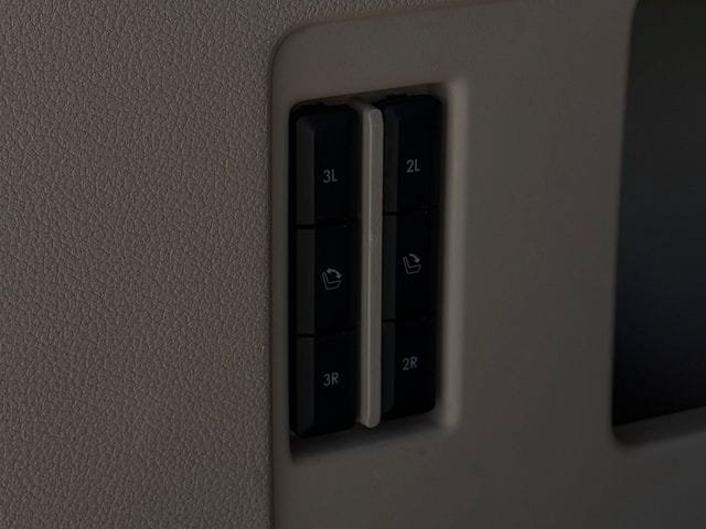 Used 2021 Lincoln Navigator L Reserve w/ Luxury Package RWD image 28