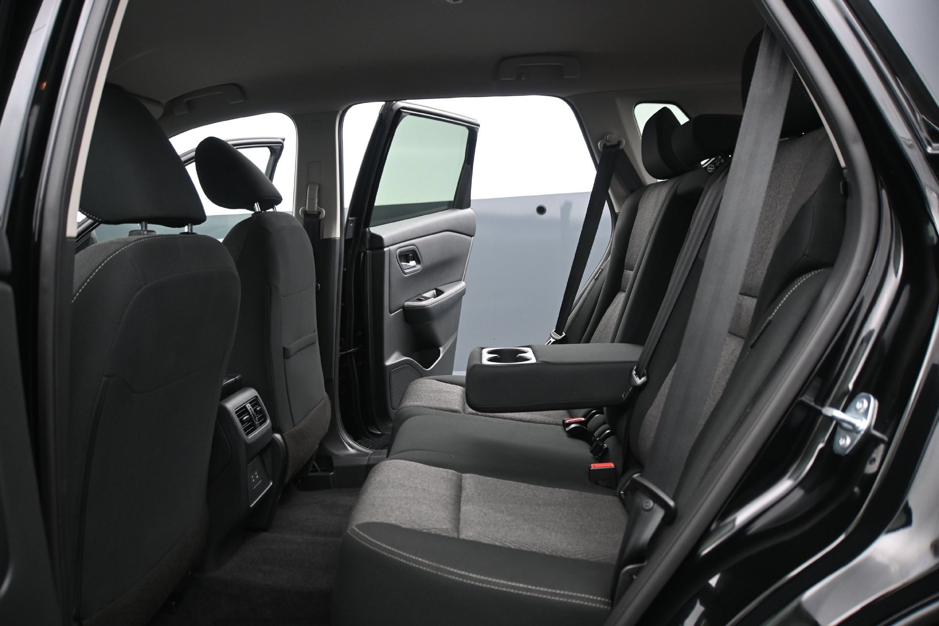 Used 2026 Nissan Rogue SV AWD/4WD image 17