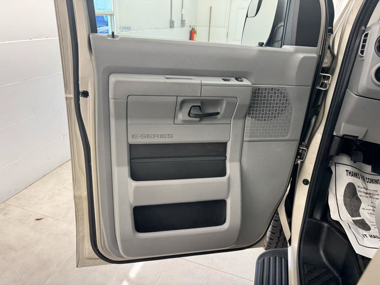 Used 2012 Ford E-350 and Econoline 350 XLT RWD image 9