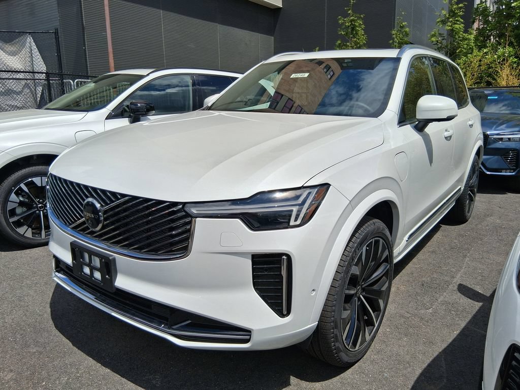 New 2026 Volvo XC90 T8 Plus w/ Protection Package Premier AWD/4WD image 3
