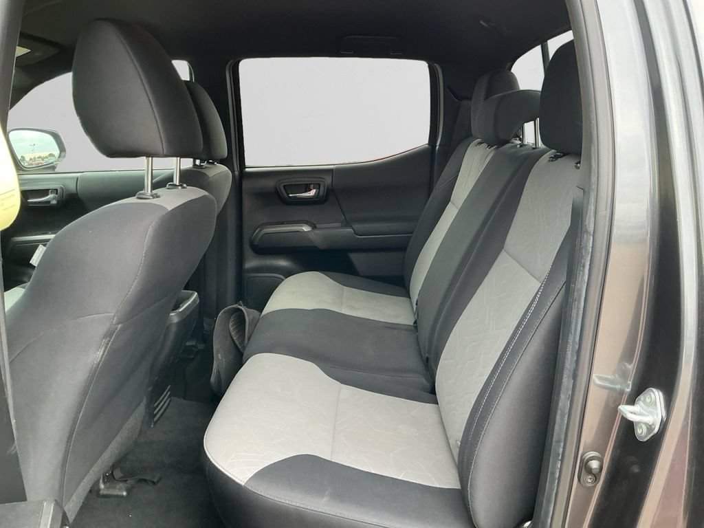 Used 2022 Toyota Tacoma TRD Off-Road RWD image 13