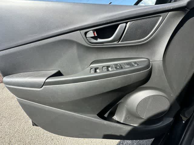 Used 2021 Hyundai Kona SE AWD/4WD image 15
