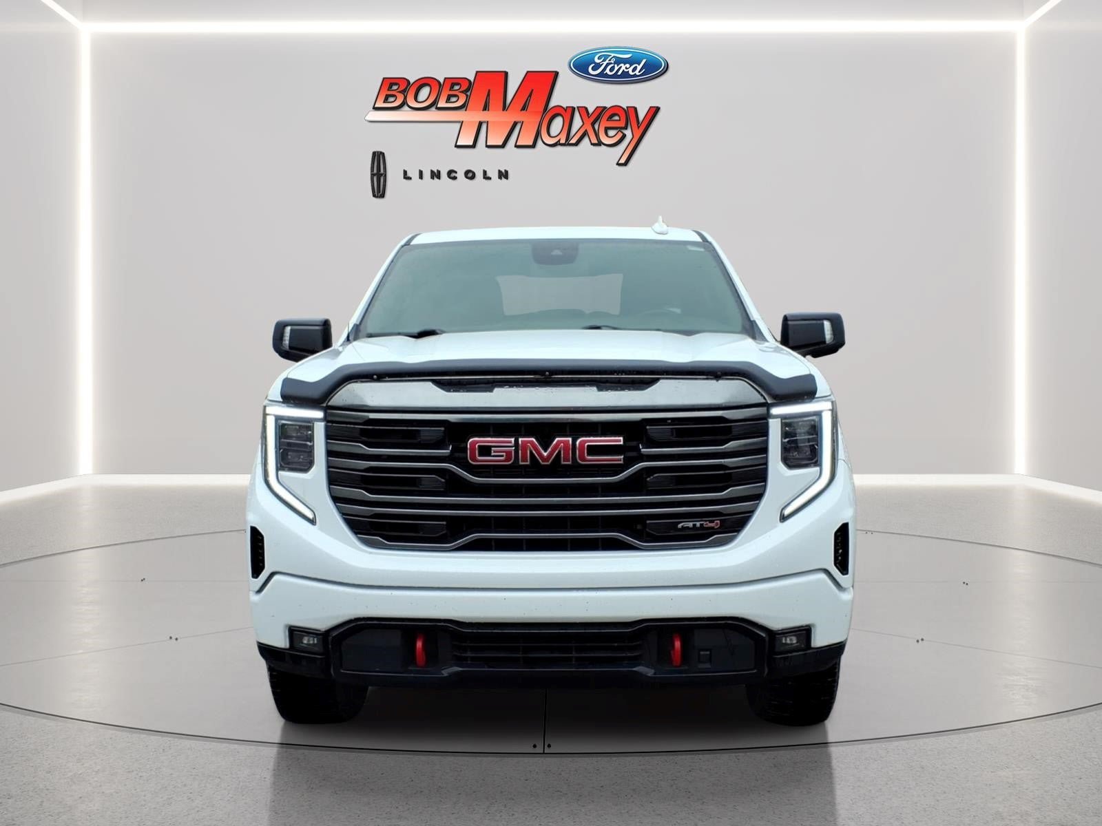 Used 2022 GMC Sierra 1500 AT4 w/ AT4 Preferred Package AWD/4WD image 2
