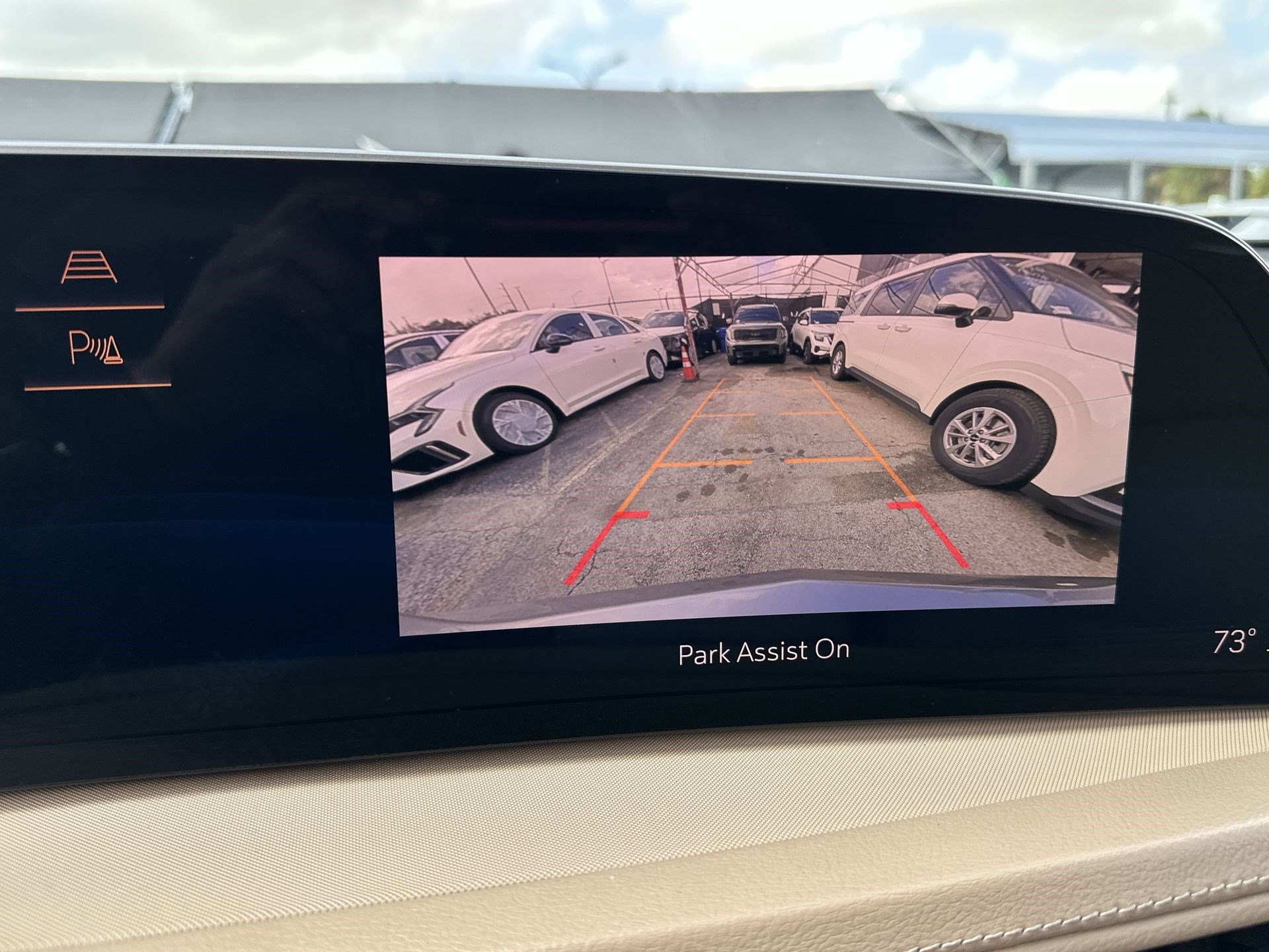 Used 2024 Cadillac XT4 Luxury w/ Cold Weather Package image 25