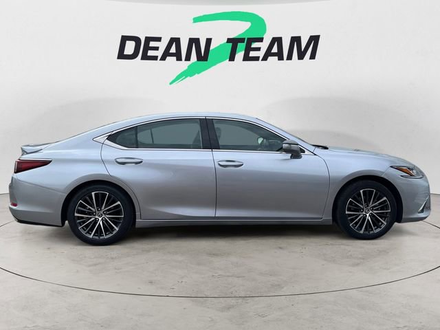 Used 2023 Lexus ES 350 Luxury w/ Accessory Package (Z2) image 9