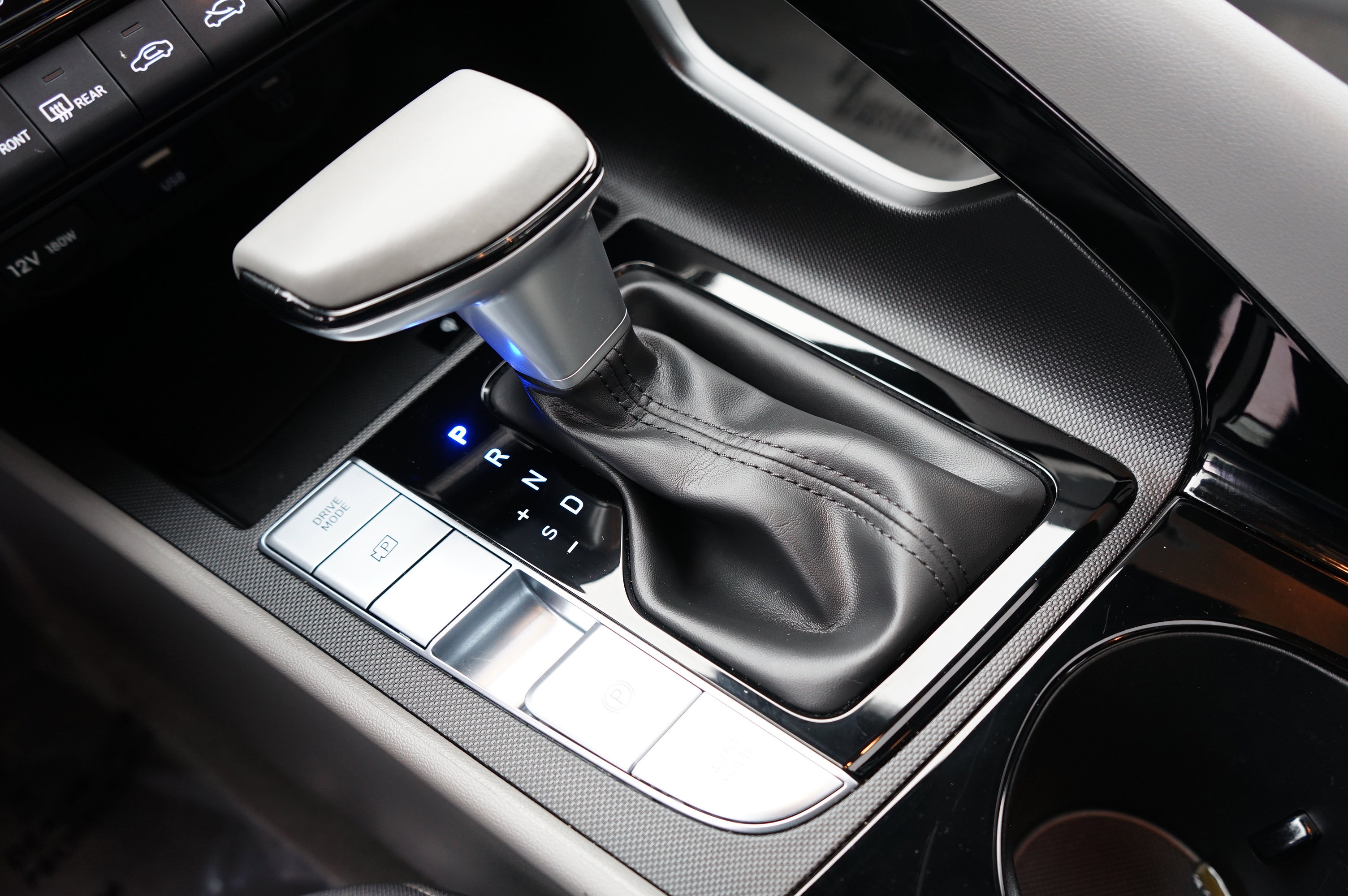 Used 2025 Hyundai Elantra SEL image 23