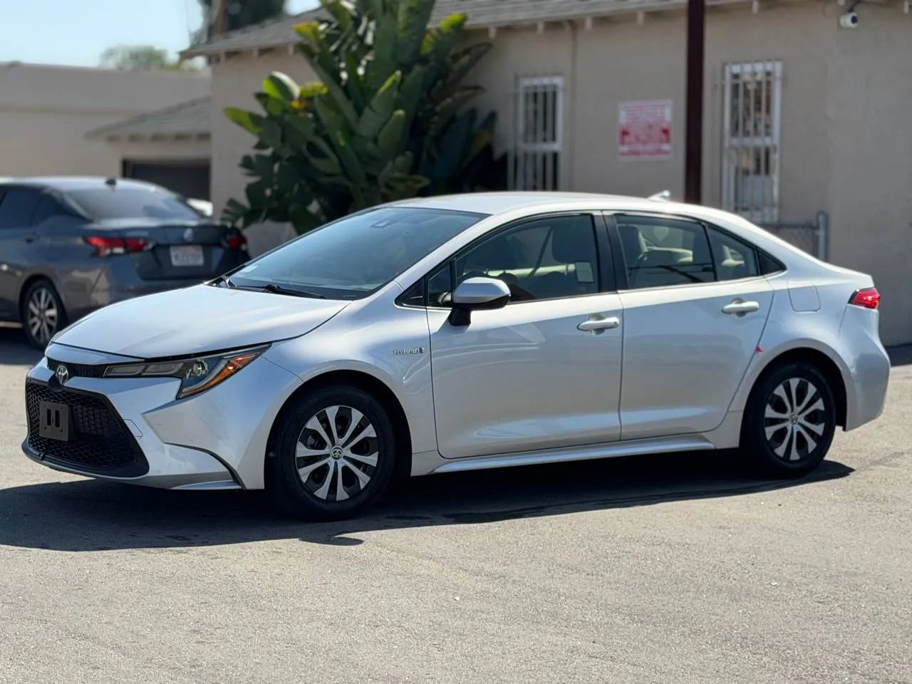Used 2020 Toyota Corolla LE w/ Carpet Mat Package (TMS) FWD image 8
