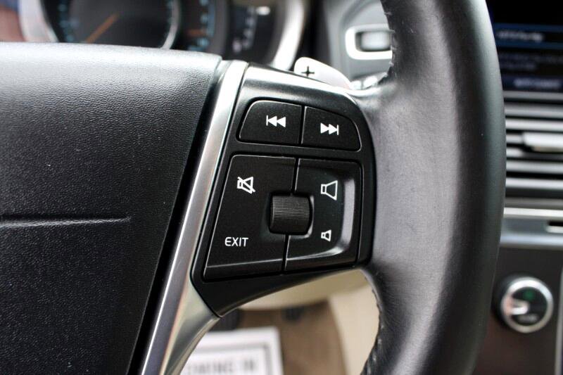 Used 2015 Volvo XC60 T6 w/ Protection Package image 23