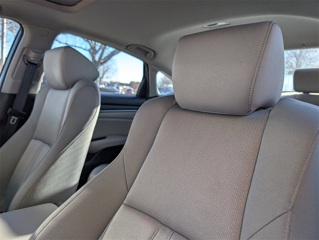 Used 2019 Honda Accord EX image 11