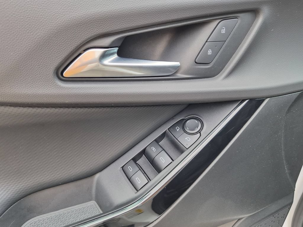 Used 2025 Chevrolet Equinox LT AWD/4WD image 11