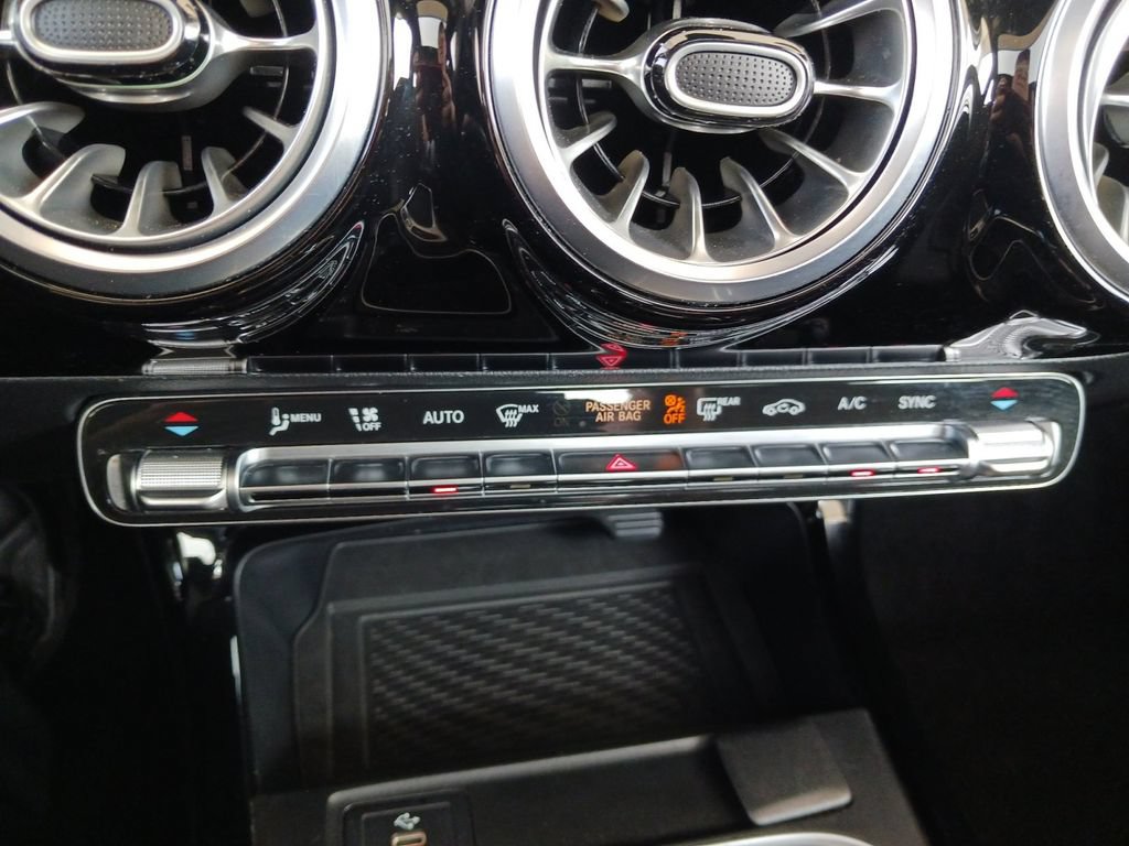 Used 2025 Mercedes-Benz CLA 250 image 24
