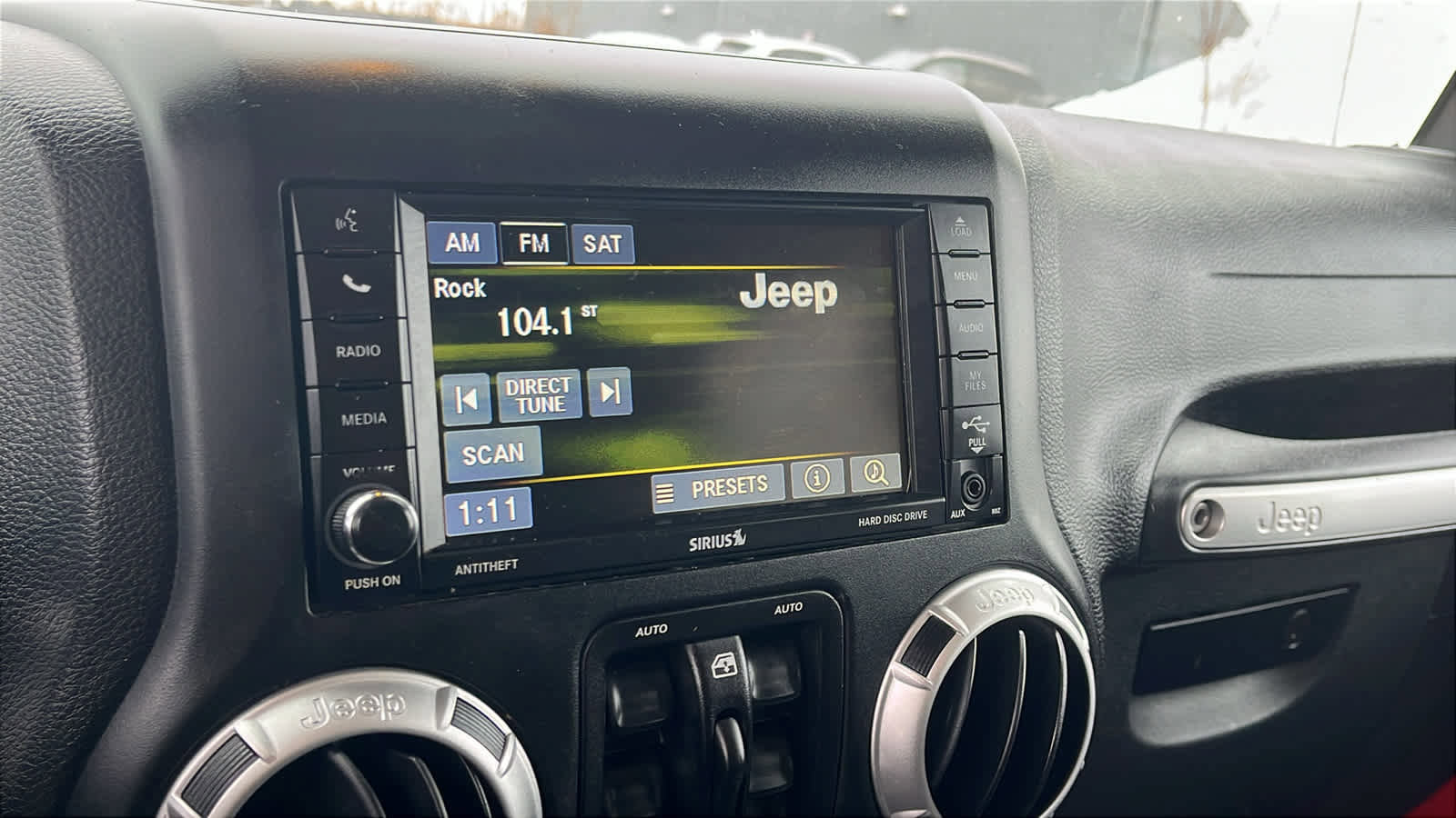 Used 2015 Jeep Wrangler Freedom Edition image 16