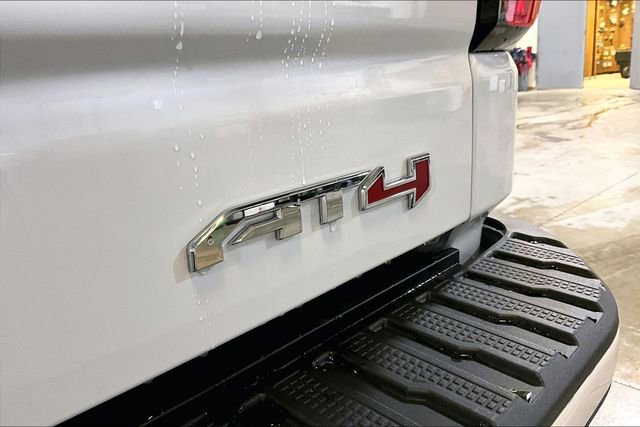 Used 2025 GMC Sierra 1500 AT4 w/ AT4 Premium Package AWD/4WD image 27