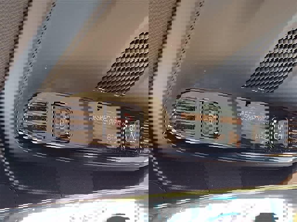 Used 2018 Volvo XC90 T6 Momentum w/ Convenience Package image 24