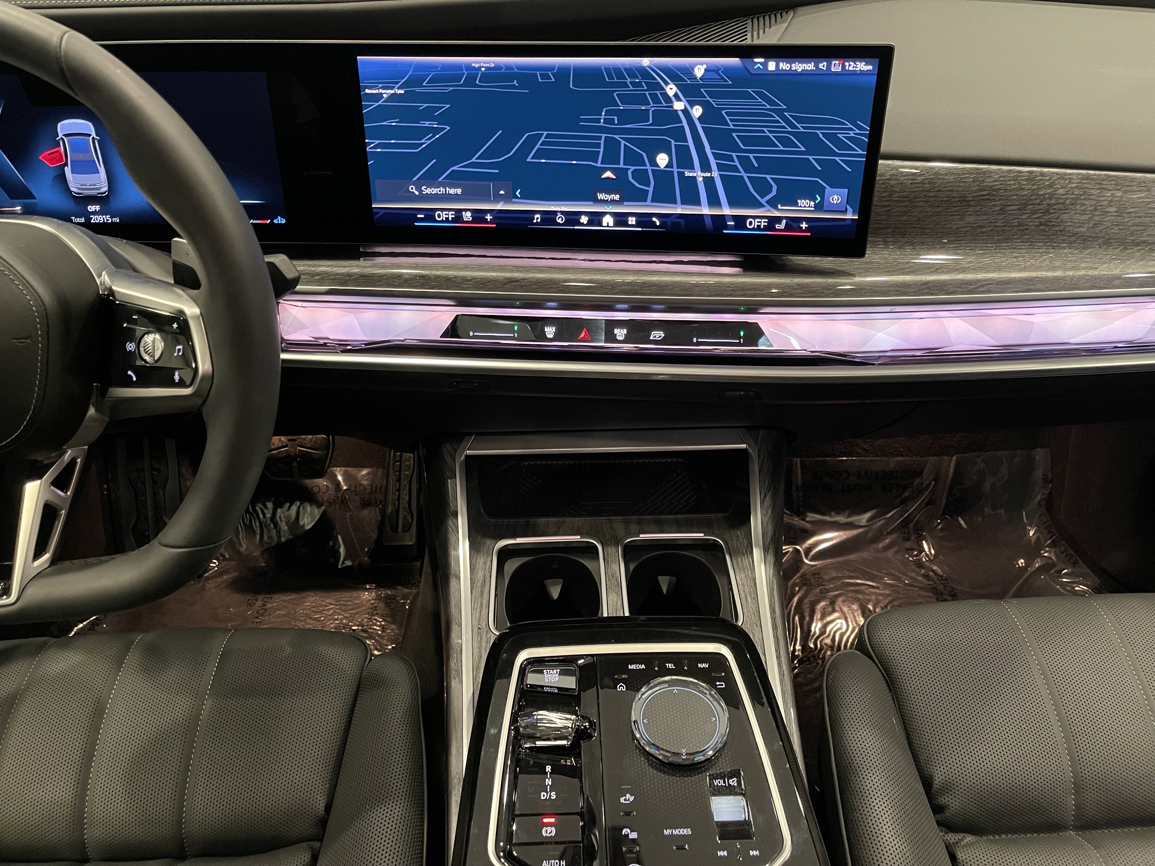 Certified 2024 BMW 760i xDrive w/ Premium Package 2 AWD/4WD image 17