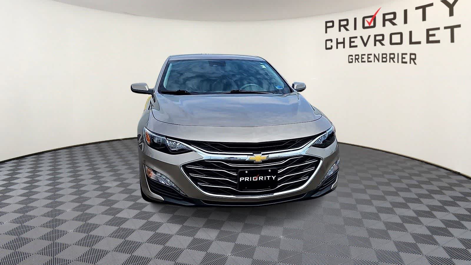 Used 2023 Chevrolet Malibu LT w/ Driver Confidence Package FWD image 3