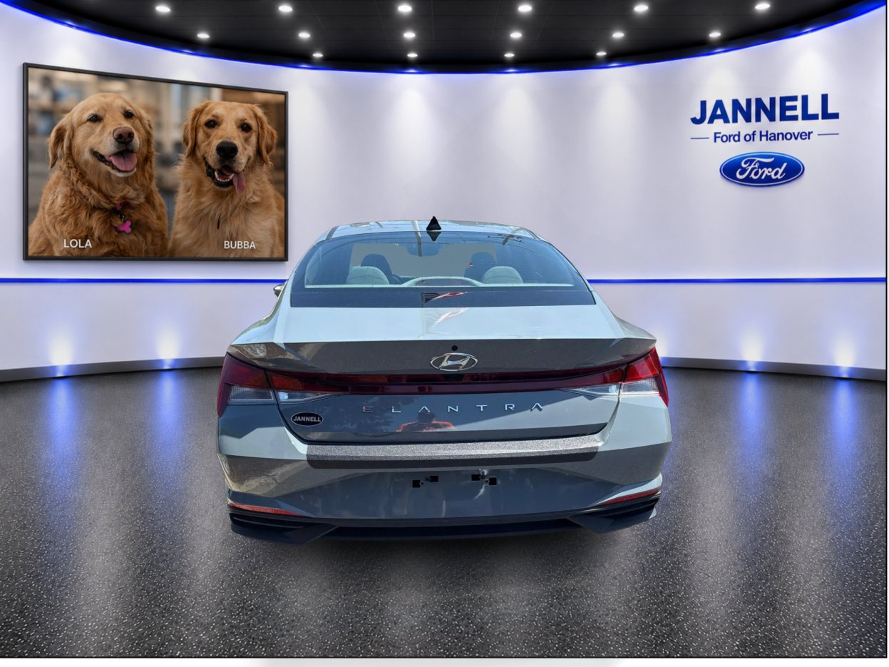 Used 2022 Hyundai Elantra SEL FWD image 7