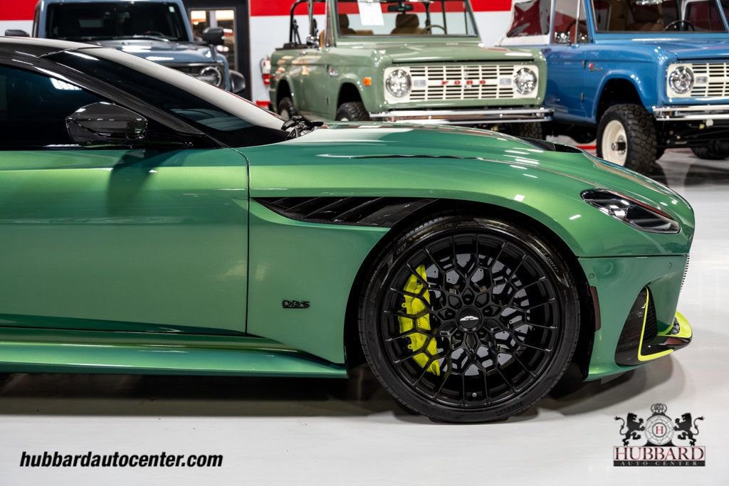 Used 2023 Aston Martin DBS Coupe image 38