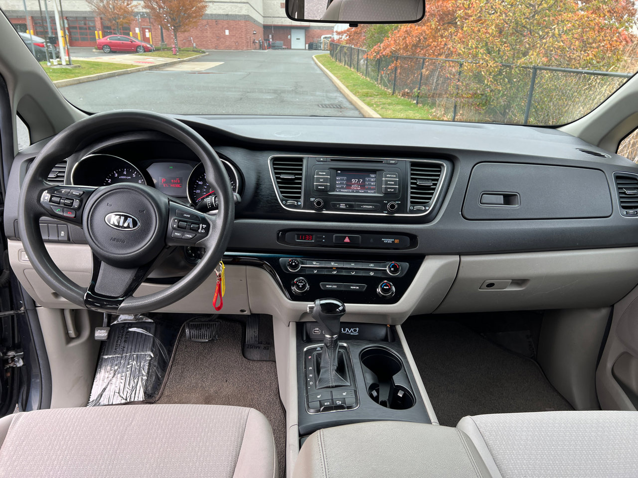 Used 2016 Kia Sedona LX w/ LX Convenience Package image 26