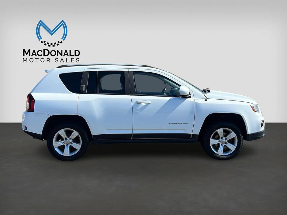 Used 2016 Jeep Compass Latitude image 8