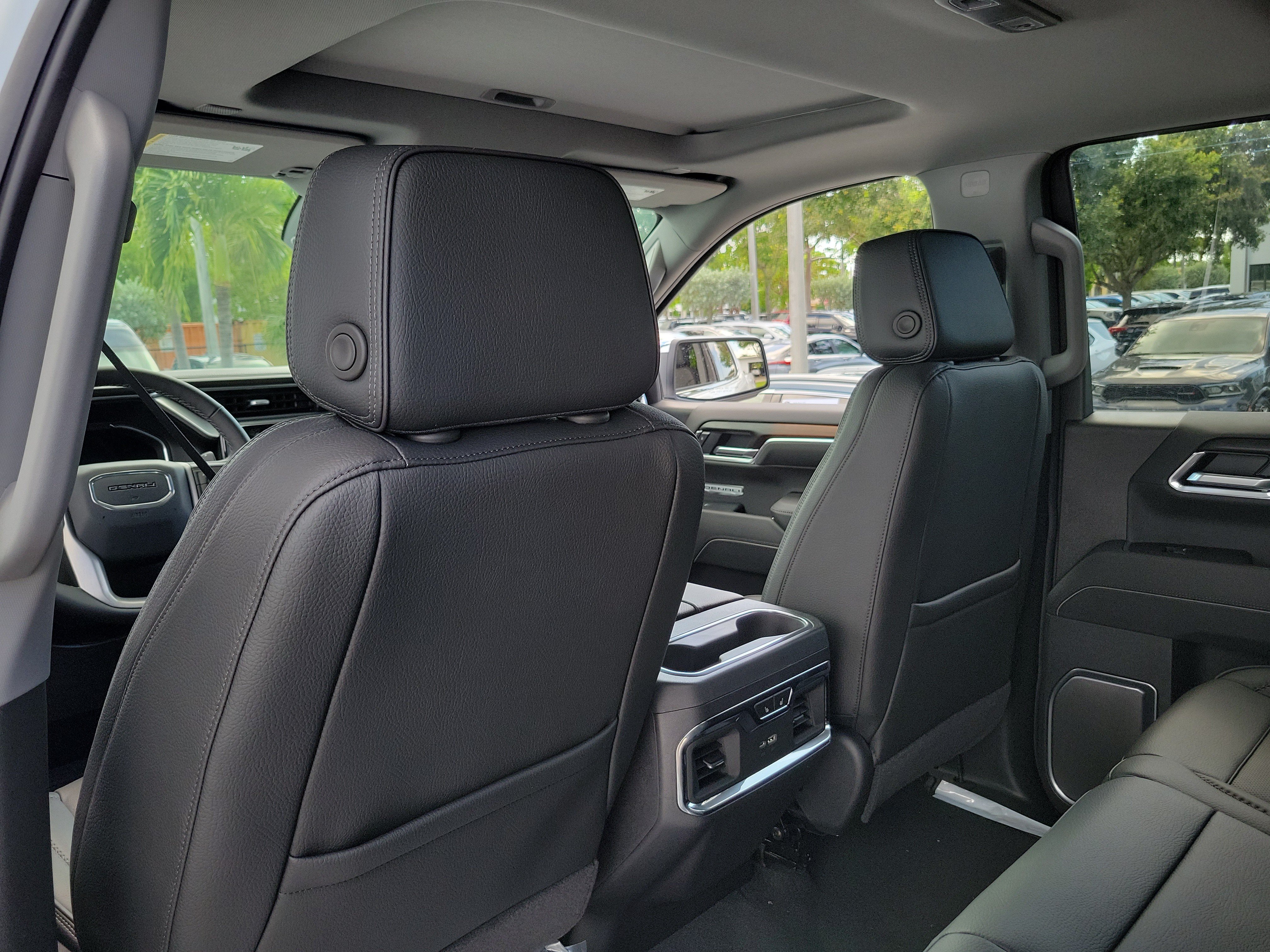 New 2026 GMC Sierra 1500 Denali w/ Denali Reserve Package AWD/4WD image 14