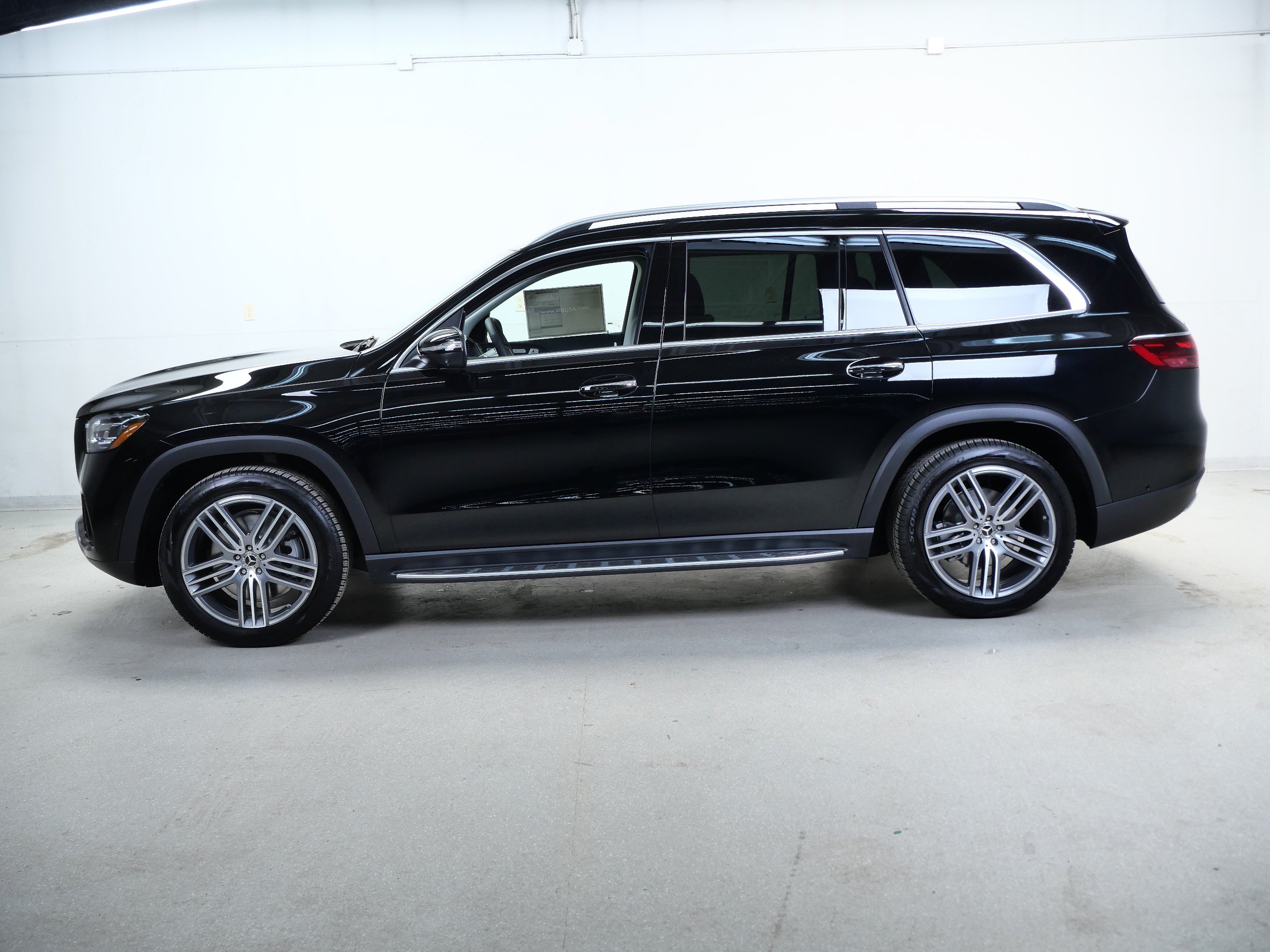 New 2026 Mercedes-Benz GLS 450 4MATIC image 5