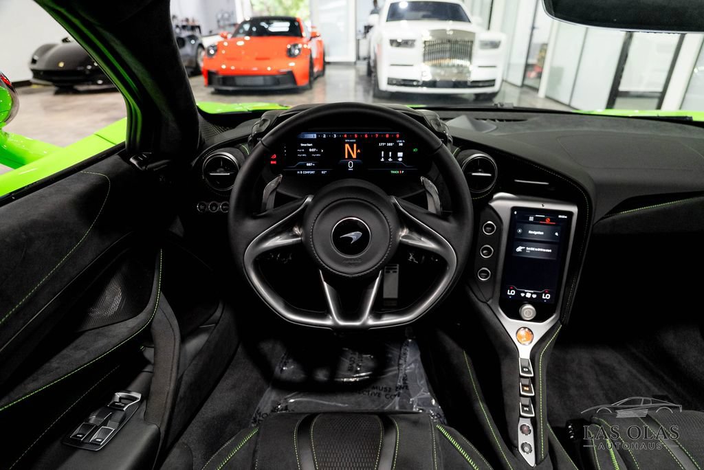 Used 2026 McLaren 750S Spider RWD image 38