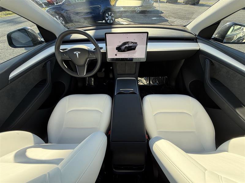 Used 2024 Tesla Model Y Long Range image 12