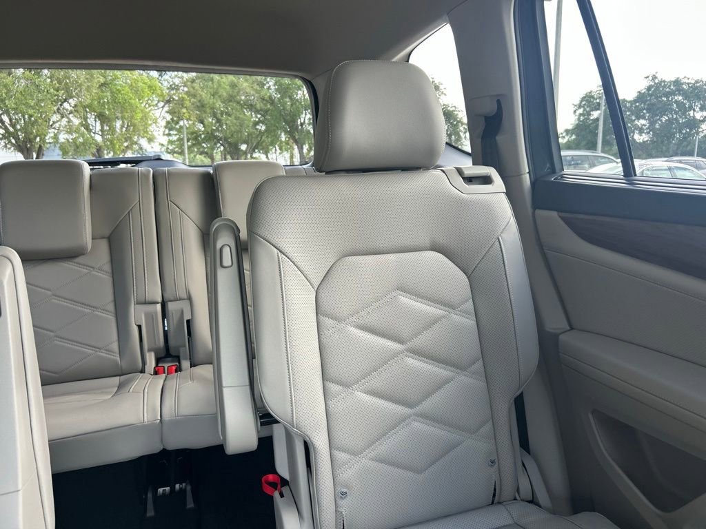 New 2026 Volkswagen Atlas SE FWD image 14