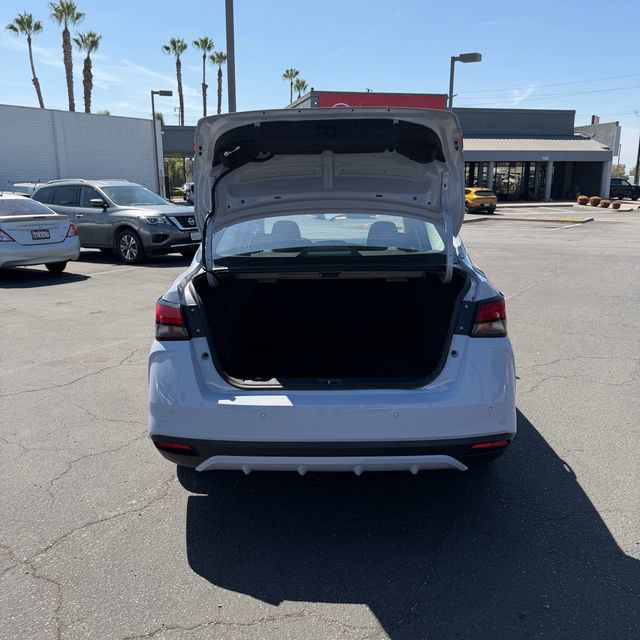 Used 2024 Nissan Versa SV FWD image 7