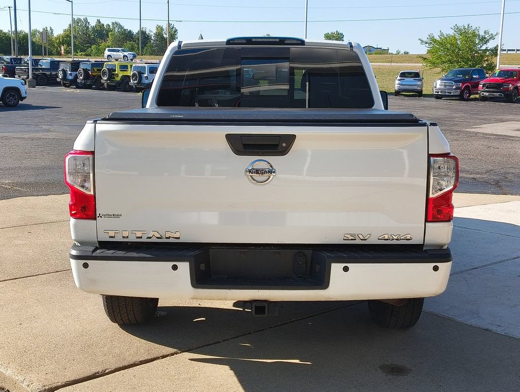 Used 2017 Nissan Titan SV AWD/4WD image 19