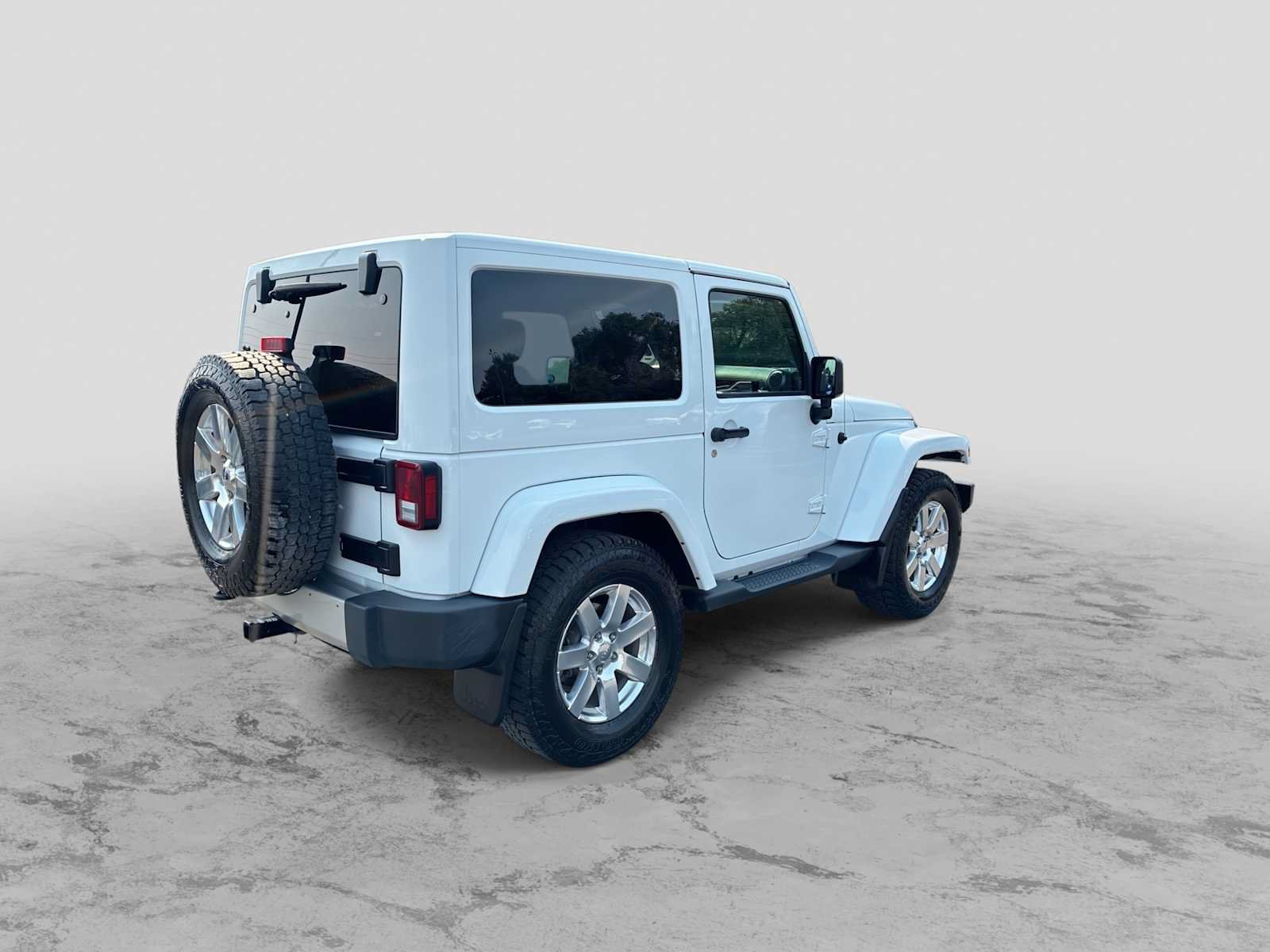 Used 2017 Jeep Wrangler Sahara w/ Connectivity Group AWD/4WD image 8