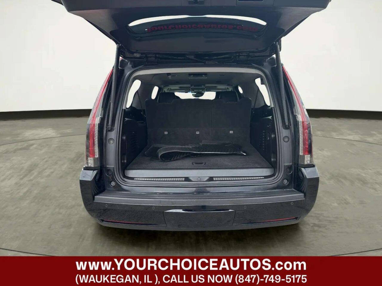 Used 2016 Cadillac Escalade ESV Luxury AWD/4WD image 13