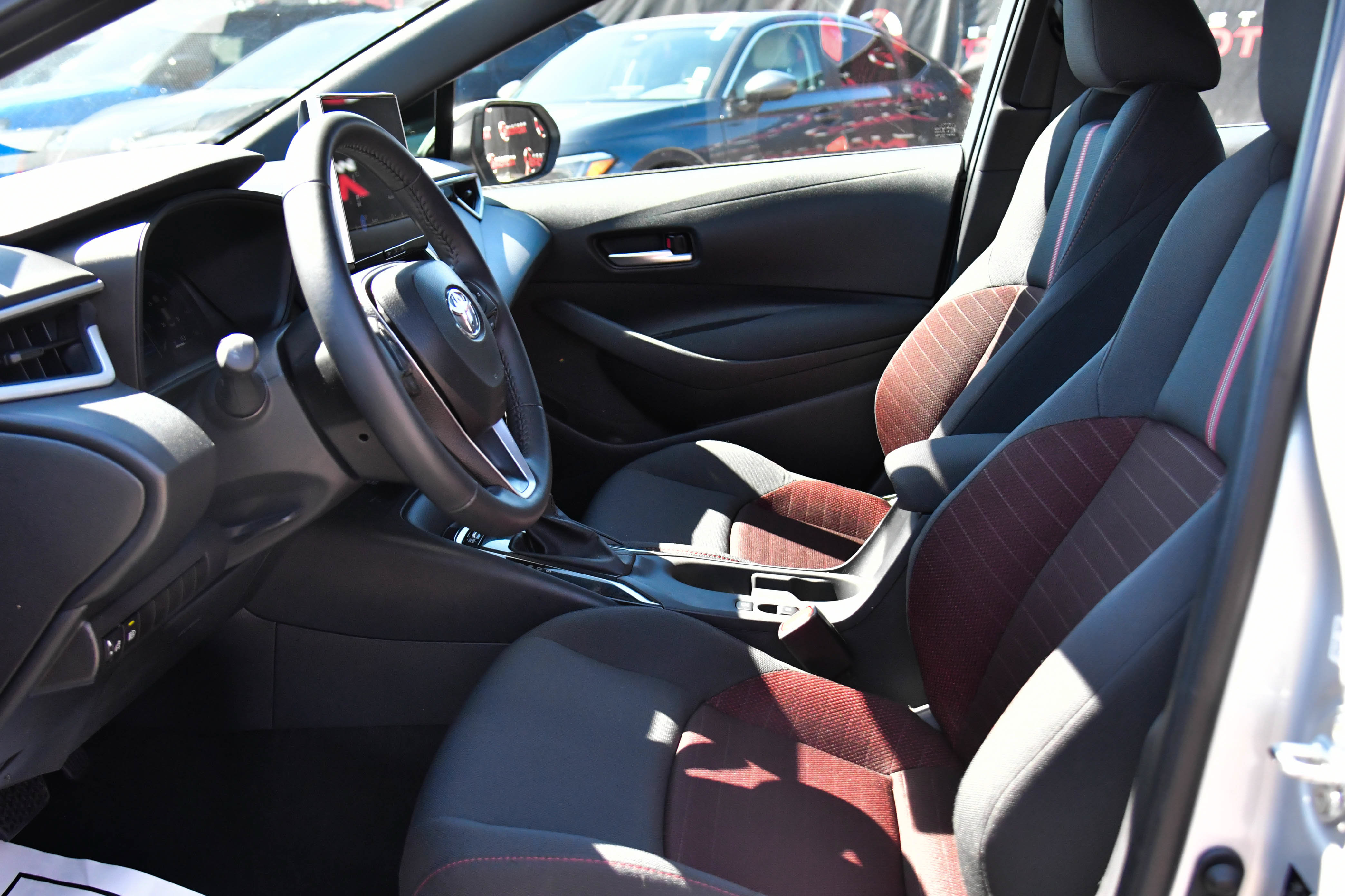Used 2026 Toyota Corolla SE w/ SE Package FWD image 17