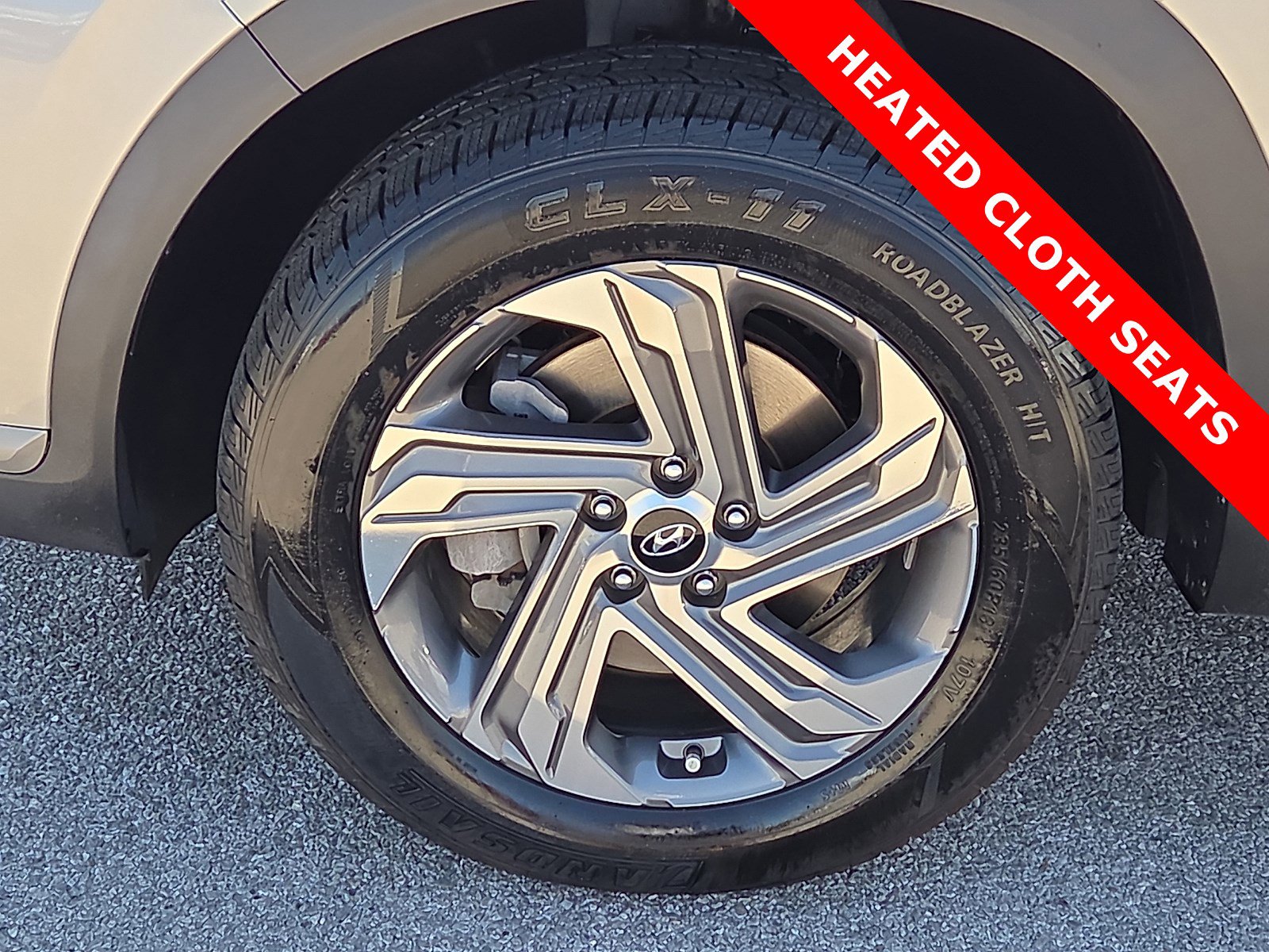 Used 2023 Hyundai Santa Fe SEL w/ Cargo Package image 7