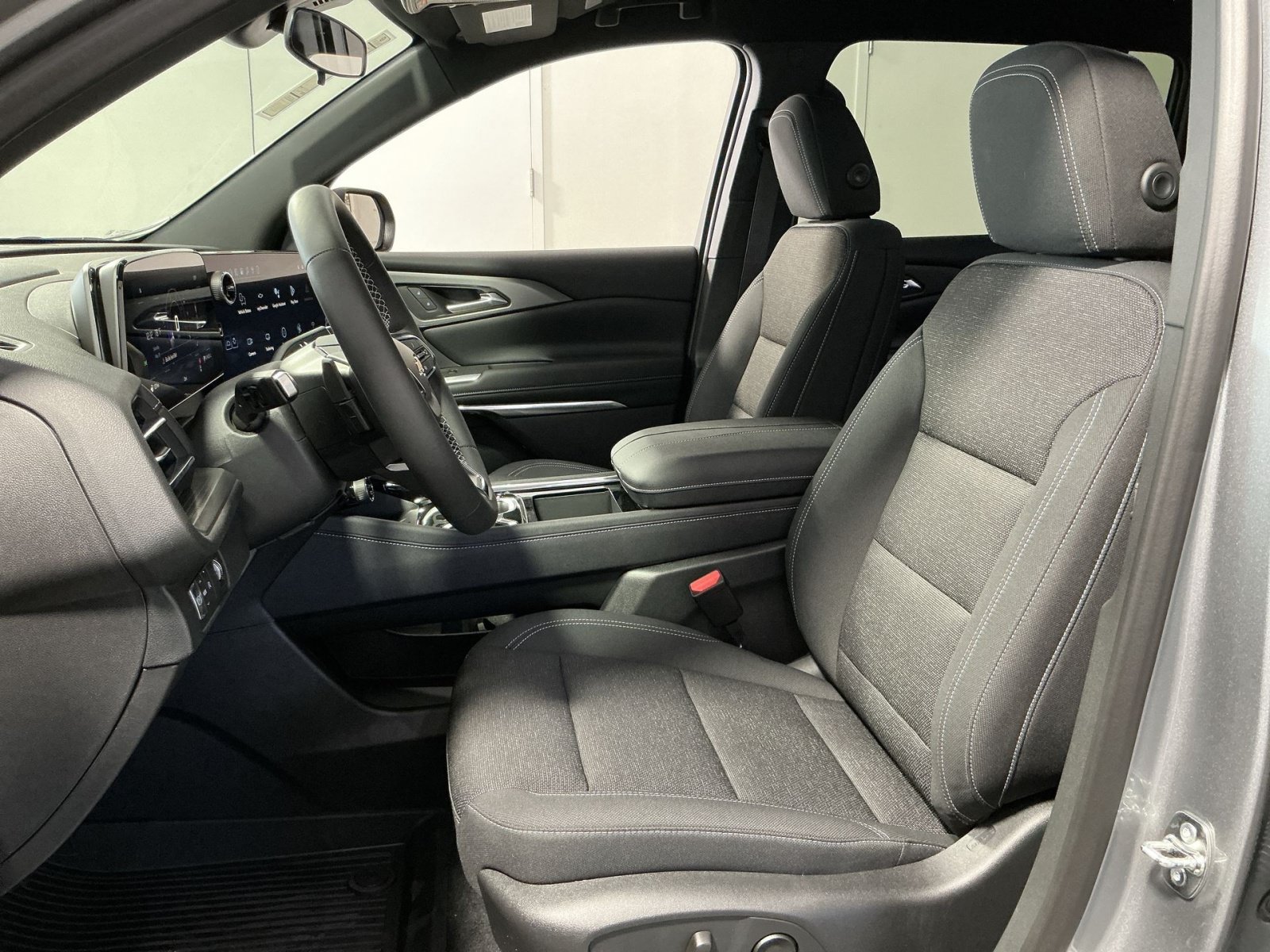 New 2026 Chevrolet Traverse LT w/ LPO, Floor Liner Package FWD image 14