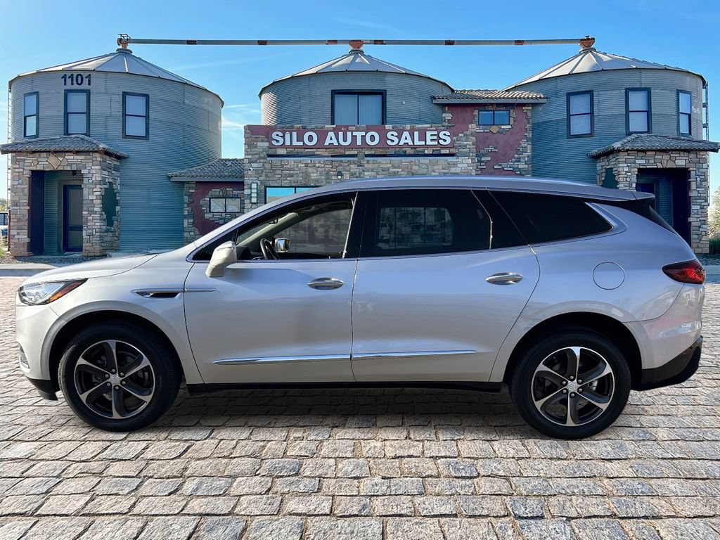 Used 2020 Buick Enclave Essence w/ Sport Touring Edition FWD image 2