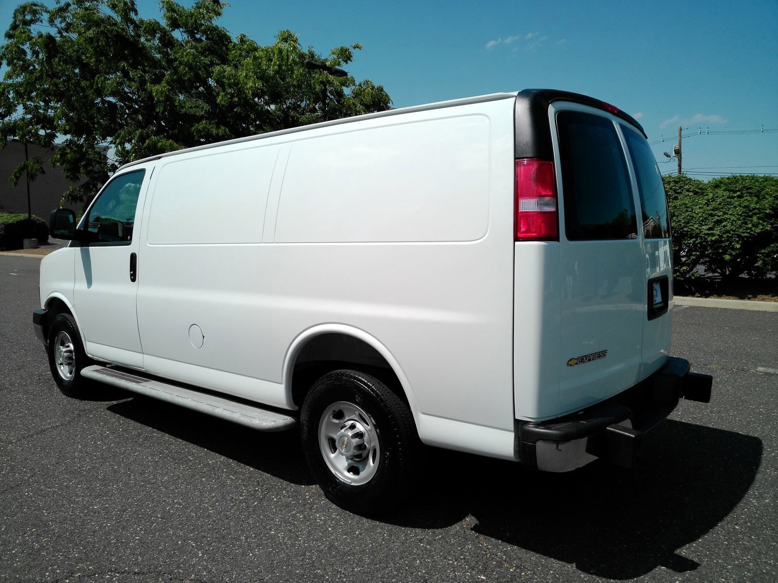 Certified 2025 Chevrolet Express 2500 w/ Driver Convenience Package RWD image 5