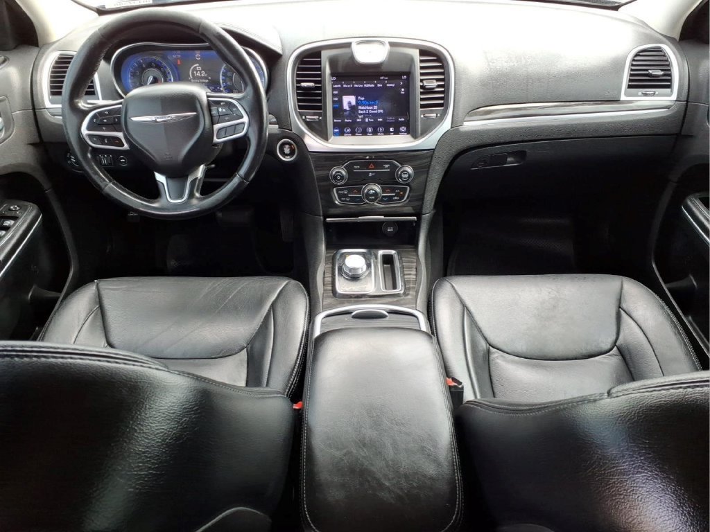 Used 2018 Chrysler 300 Touring w/ Driver Convenience Group RWD image 13