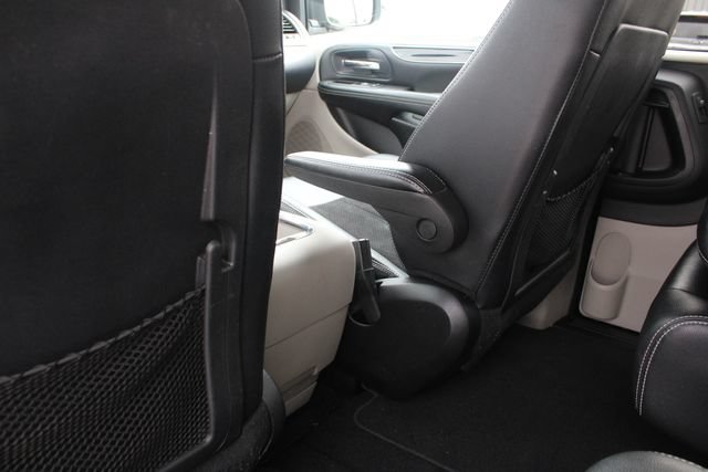 Used 2019 Dodge Grand Caravan SXT FWD image 20
