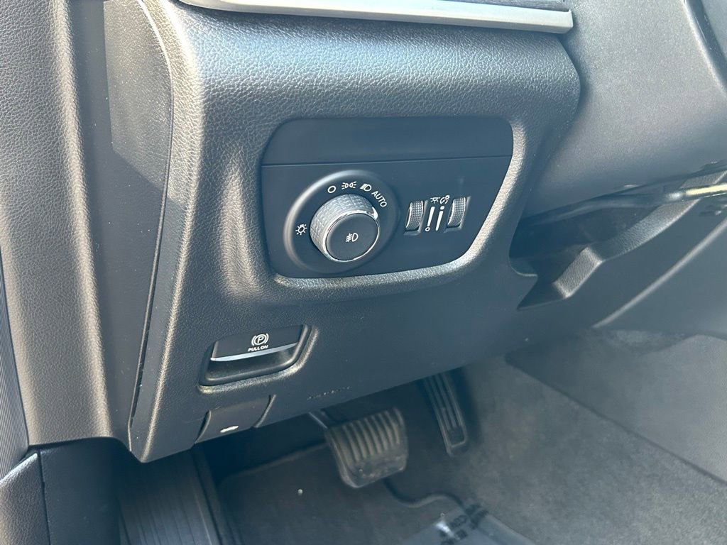 Used 2021 Jeep Grand Cherokee L Limited image 19