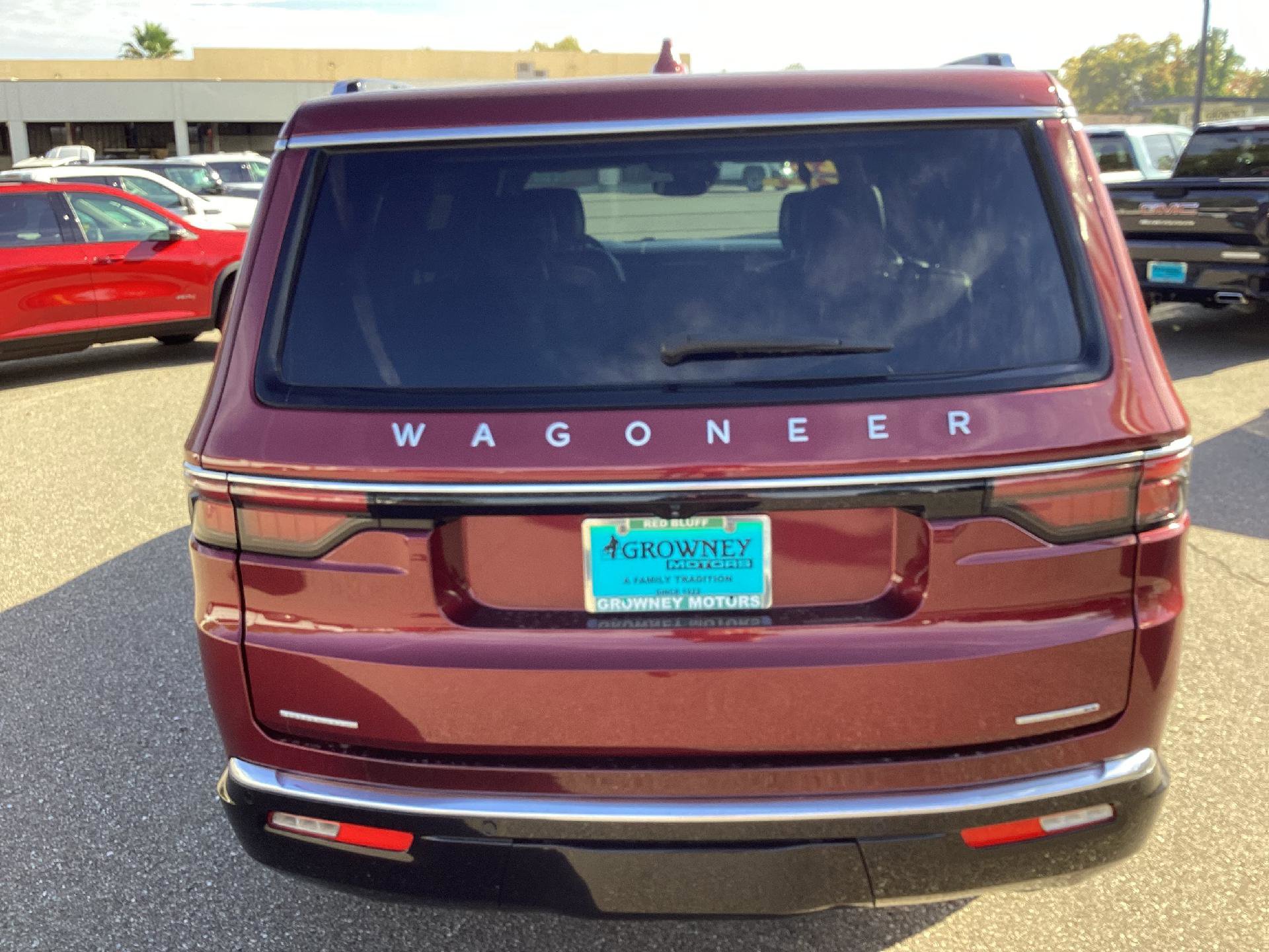 Used 2022 Jeep Wagoneer Series III w/ Flexible Seating Group image 4