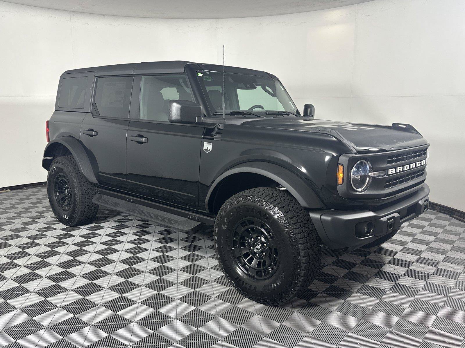 New 2026 Ford Bronco Big Bend w/ Black Diamond Package AWD/4WD image 1