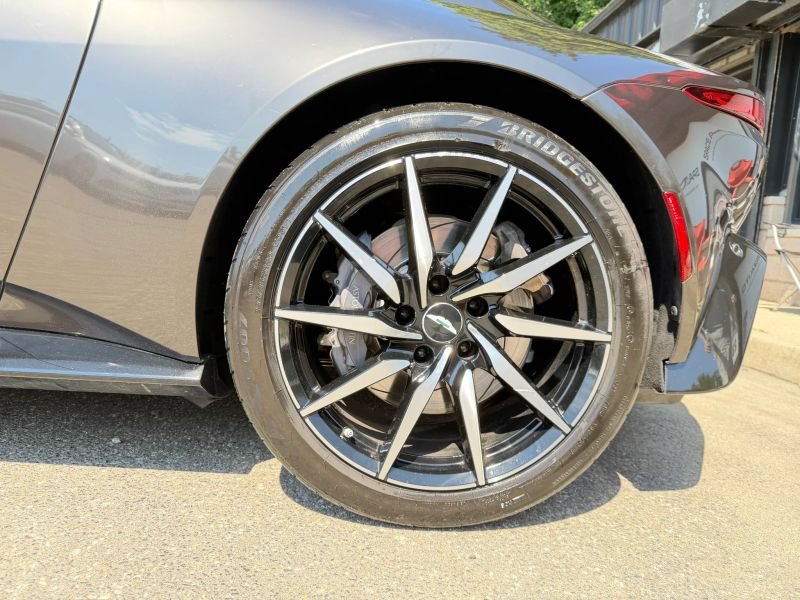 Used 2019 Aston Martin V8 Vantage Coupe RWD image 27